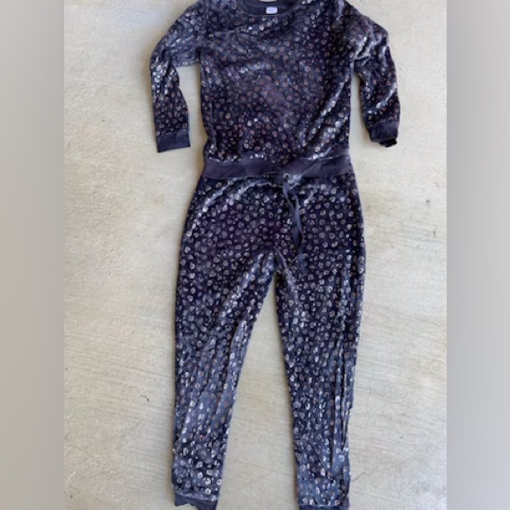 Super comfy sleepwear- both pants and shirt